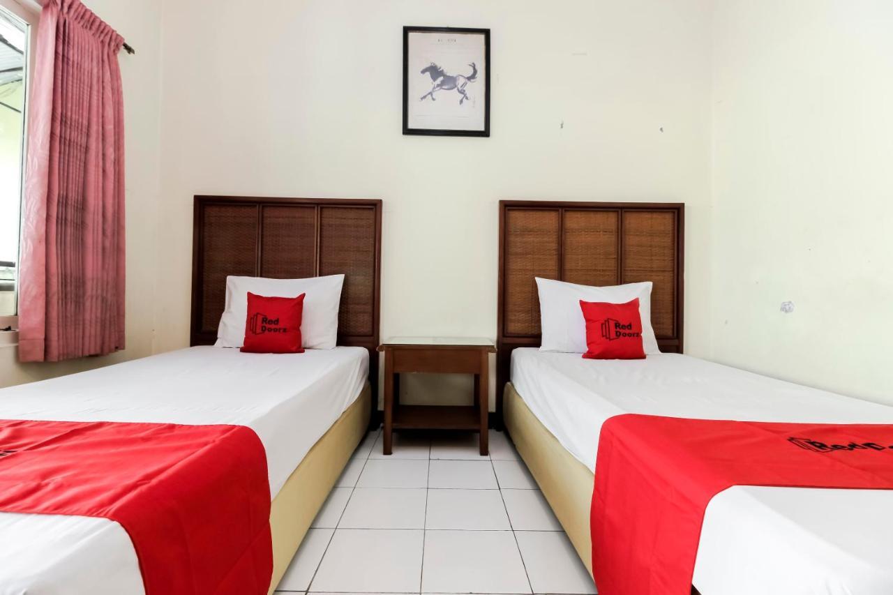 Reddoorz Plus Near Grage City Mall Сиребон Екстериор снимка