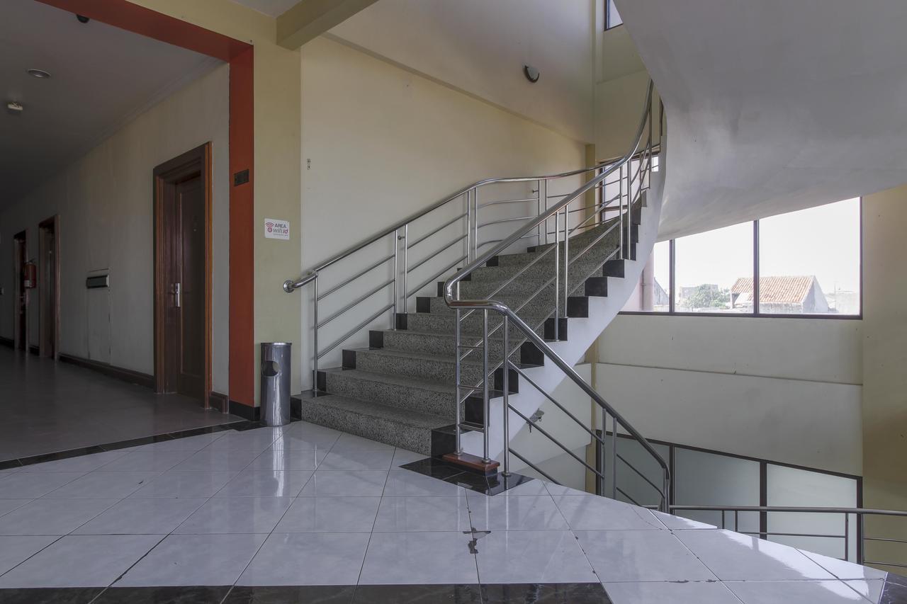 Reddoorz Plus Near Grage City Mall Сиребон Екстериор снимка
