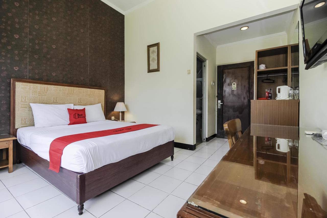 Reddoorz Plus Near Grage City Mall Сиребон Екстериор снимка